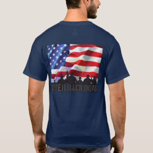 Patriottische Nooit Opgeven Adelaar Vlag en Soldat T-shirt