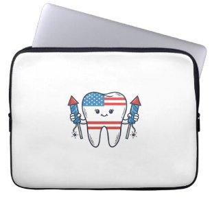 Patriottische Tand Mascotte Vuurwerk Vector Design Laptop Sleeve