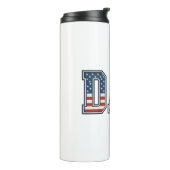 Patriottische Vader Vlag Lettering Vector Ontwerp_ Thermosbeker (Gedraaid links)
