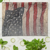 Patriottische Vlag van de VS op stenen muur Theedoek (Gevouwen)