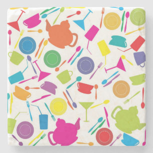 Patroon met gekleurde keukenspullen stenen onderzetter
