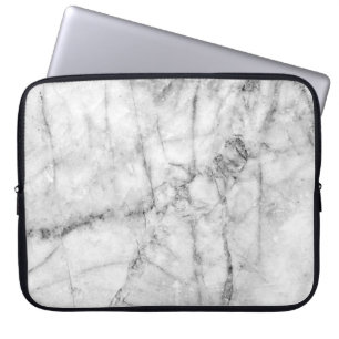 Patroon op de witte marmer vloerstructuur en op de laptop sleeve