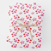 Patroon rood en roze harten inpakpapier vel (In situ)