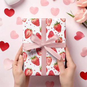 patroon van aardbeien en stippen cadeaupapier