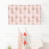 patroon van ananassen met gulden en blozen spandoek (Insitu)