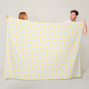 patroon van gele bloemen en rode en blauwe stippen fleece deken