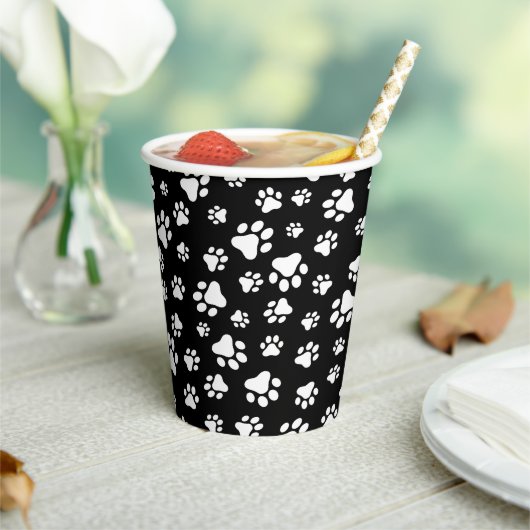 Patroon van Paws, Paw Prints, zwart en wit Papieren Bekers (Insitu)