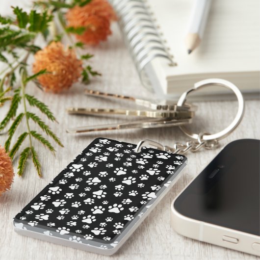 Patroon van Paws, Paw Prints, zwart en wit Sleutelhanger (Voorkant Rechts)