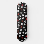 Patroon van poten, witte poten, rode poten, harten skateboard (Voorkant)