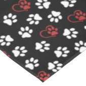 Patroon van poten, witte poten, rode poten, harten tafelkleed (Gekanteld)