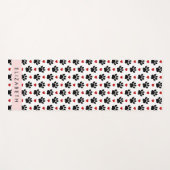 Patroon van poten, zwarte poten, rode harten, Jouw Yogamat (Voorkant (horizontaal))