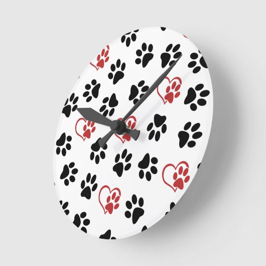 Patroon van poten, zwarte poten, rode poten, harte ronde klok (Hoek)