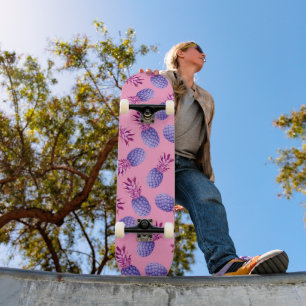 Patroon voor lila en roze ananassen skateboard