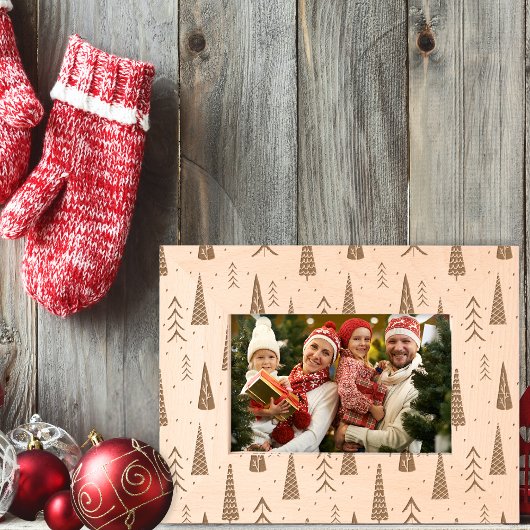 Patroon voor witte kerstbomen gegraveerde lijstjes