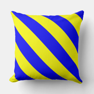 Paul McGehee "K - Kilo" Maritime Flag Pillow Kussen