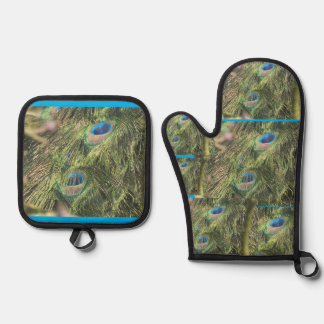 Pauwveer. Patroon over handschoen & pannenlap set
