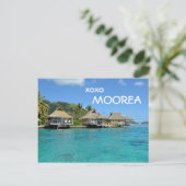 Pavillons de Moorea avec le texte : carte postale (Debout devant)