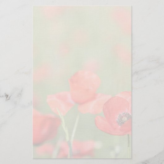 Pavots dans une papeterie de champ de pavot (Devant)