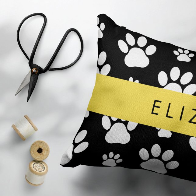 Paw Pattern, Dog Paws, Black and White, Jouw naam Accent Kussen (Creator heeft geüpload)