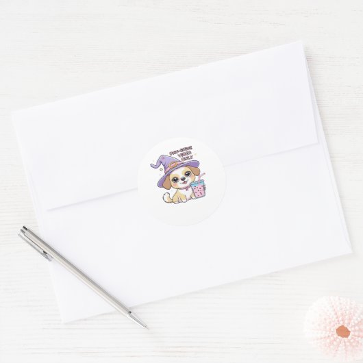 Paw-sensitive vibes Alleen Schattigee hond met bub Ronde Sticker (Envelop)