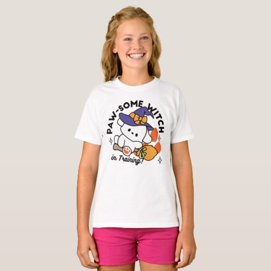 Paw-some Witch in Training - Schattigee Halloween- T-shirt (Voorkant volledig)