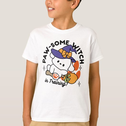 Paw-some Witch in Training - Schattigee Halloween- T-shirt (Voorkant)