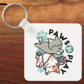Paws and Play – Adorable Cat Illustration Sleutelhanger (Voorkant)