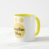 Pawsitive vibes, een geel hondenpootje T-Shirt Mok (Voorkant rechts)