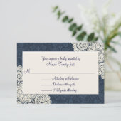 Pays Denim Damask & Ivory Wedding Carte RSVP (Debout devant)
