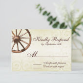 Pays Western Wagon Wheel Wedding Carte RSVP (Debout devant)