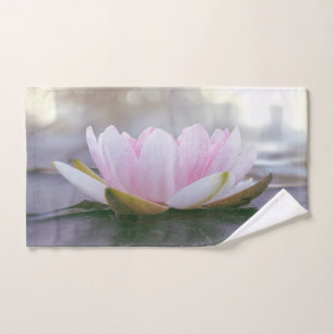 Paysage de fleur de lotus rose clair