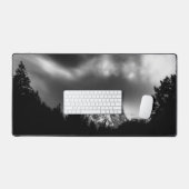 Paysage dramatique de montagnes et de rivière (Clavier et souris)