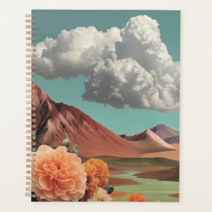 Paysage Montagneux Floral Surréaliste Avec Nuages