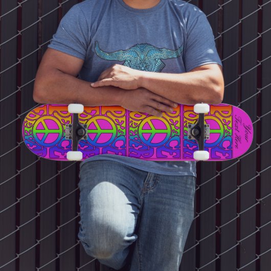 Peace Forever  Retro Rainbow Herhaal op roze Skateboard (Buiten 3)