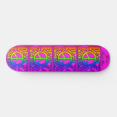 Peace Forever  Retro Rainbow Herhaal op roze Skateboard (Horizontaal)