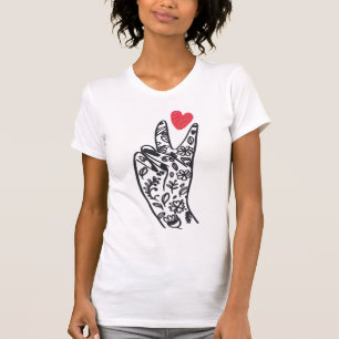 PEACE I PEACE-gebarentelers met een LOVE hart T-shirt