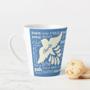 PEACE in talen, aangepaste naam en kleur Latte Mok