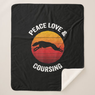 Peace Love _ Courting  Greyhound Hunting Sherpa Deken