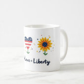 Peace Love Liberty Patriotic Mug (Devant droit)