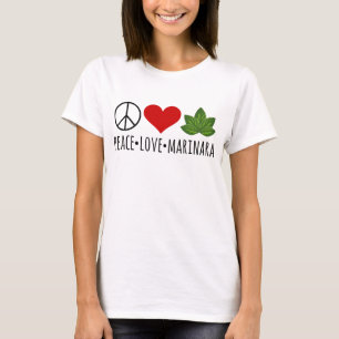 Peace Love Marinara Basil laat cluster over T-shirt