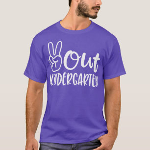 Peace Out Kindergarten Graduation Class Of 2022 Ki T-shirt