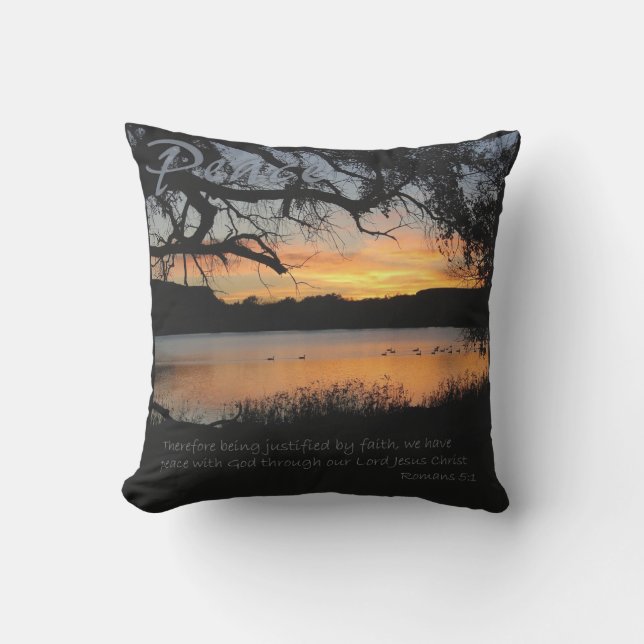 Peace Pillow Lake Sunset Pillow Romans 5 Buitenkussen (Voorkant)