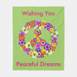 Peace Sign Floral in Green Peaceful Dreams Fleece Deken