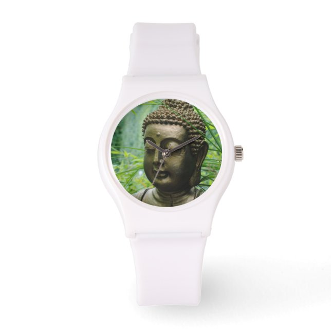 Peaceful Buddha Statue in a Leafy Green Forest Horloge (Voorkant)