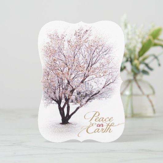 Peaceful Winter Tree in Snow with Peace on Earth Feestdagenkaart (Staand voorkant)