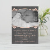 Peach Elegant Chalkboard Baby Faire-part (Debout devant)