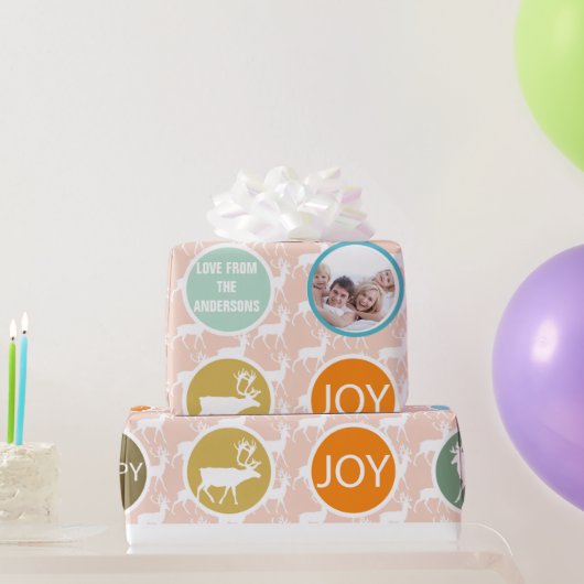 Peach Family Photo Reindeer Kerstmis Merry Bright Cadeaupapier (Feestgeschenken)