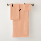 Peach Fuzz Monogram Bad Handdoek (Insitu)