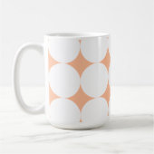 Peach fuzz retro polka stippen koffiemok (Links)