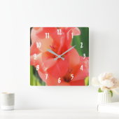 Peach Gladiolas Flower Up Close Vierkante Klok (Huis)